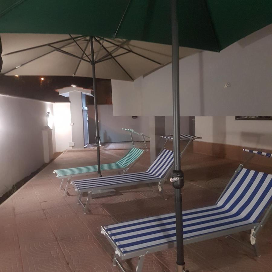 B&B Purple Italy 菲乌米奇诺 外观 照片
